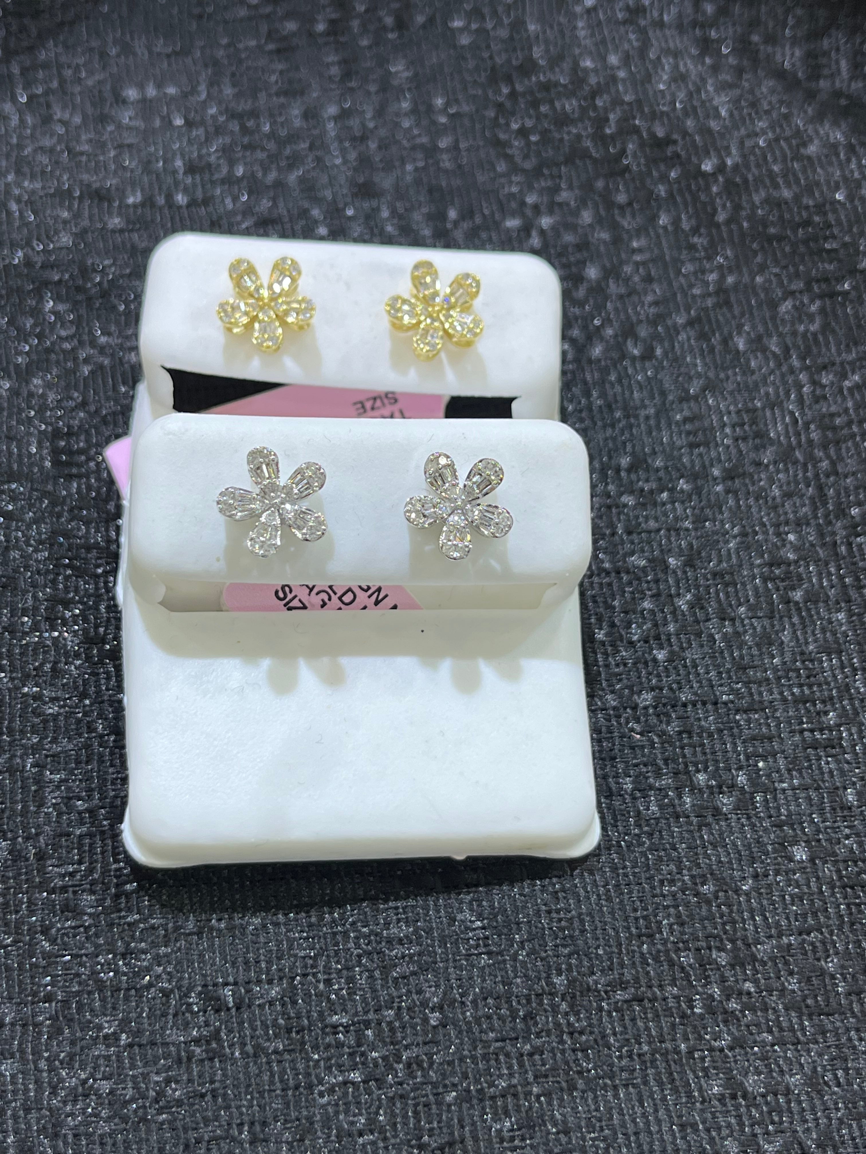 Aretes de Oro Blanco, Oro Amarillo 14K con Diamante