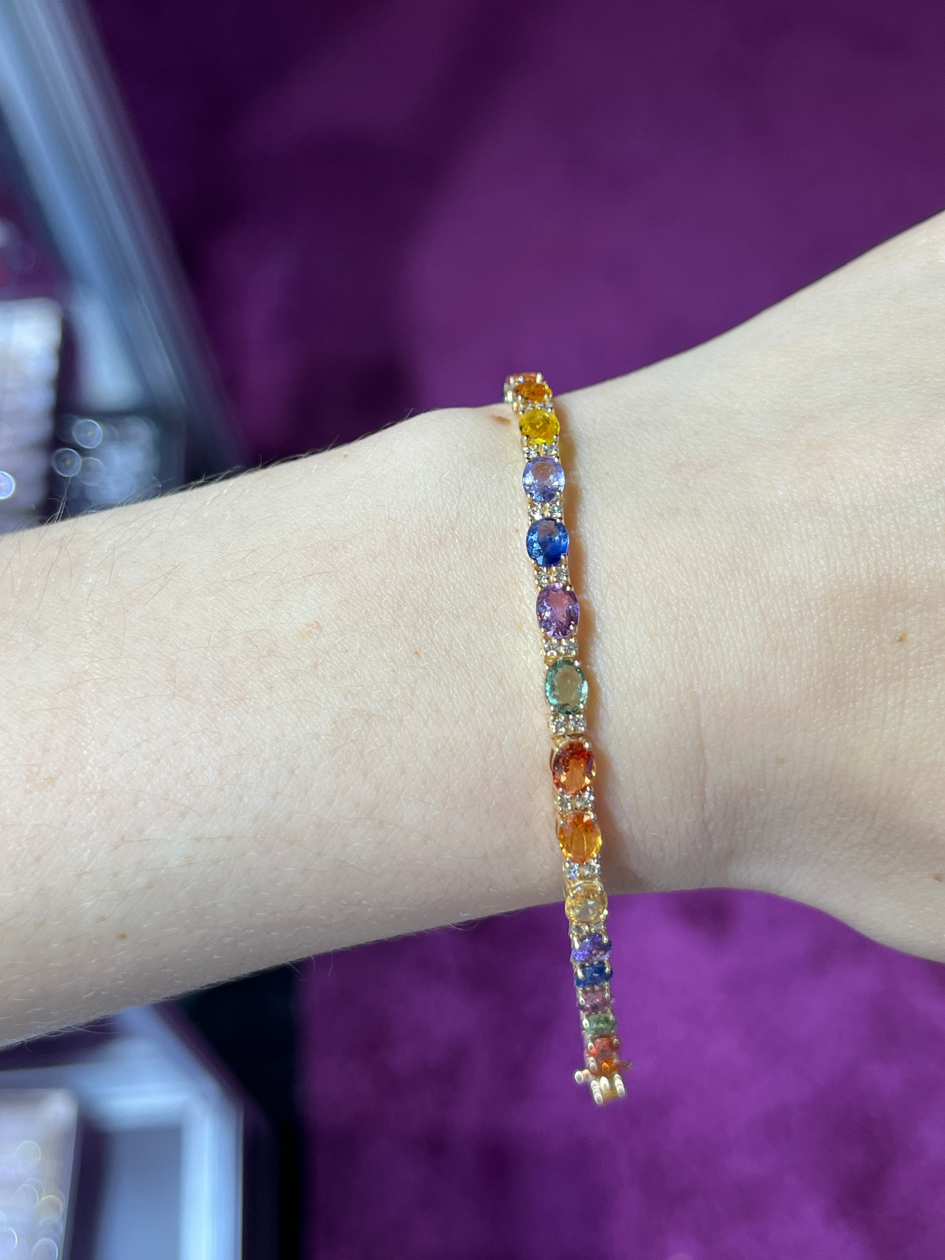 Pulsera de Oro Amarillo 14K con Diamante y Multi Zafiro