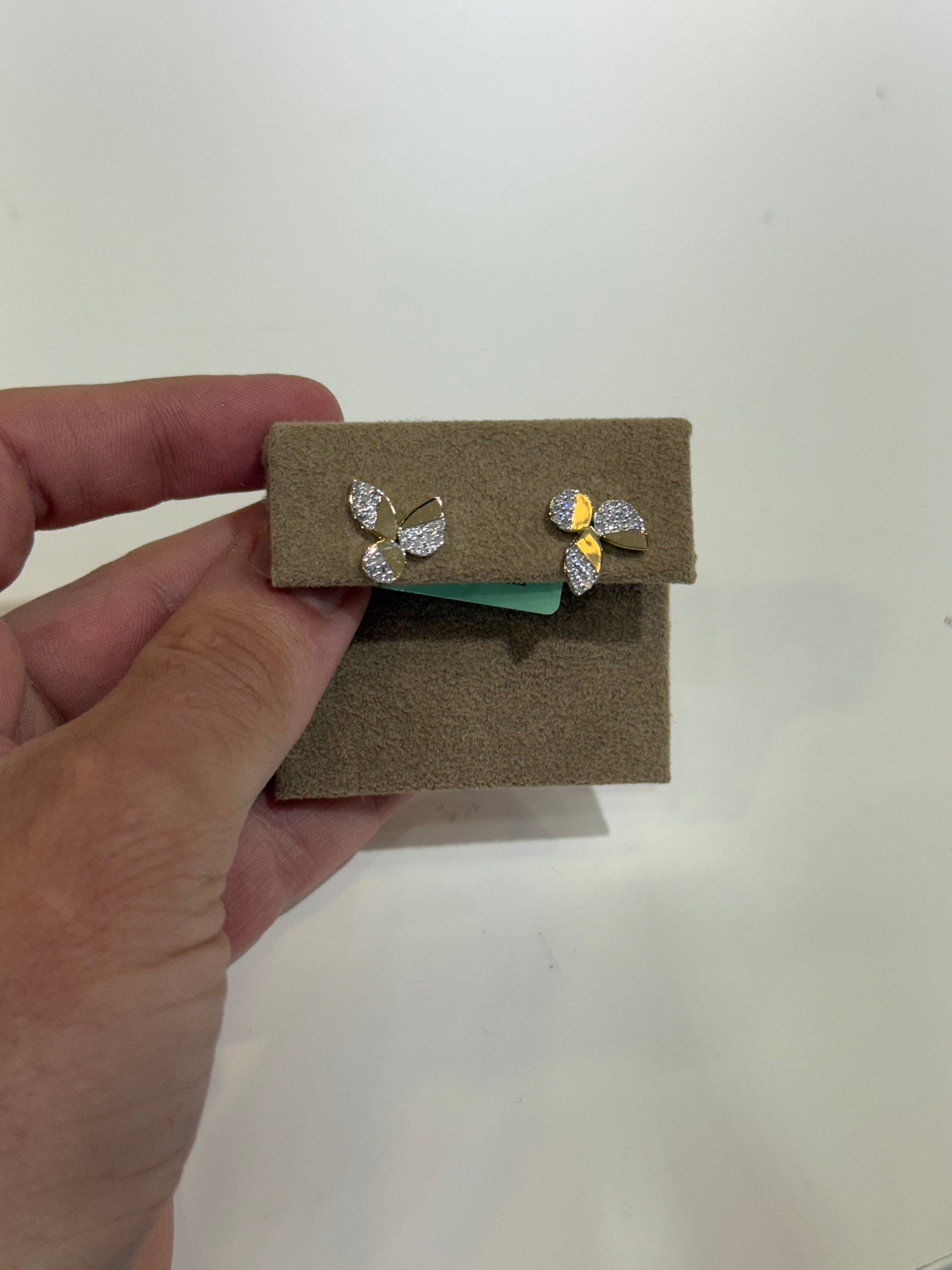 Aretes de Oro Amarillo 14K con Diamante