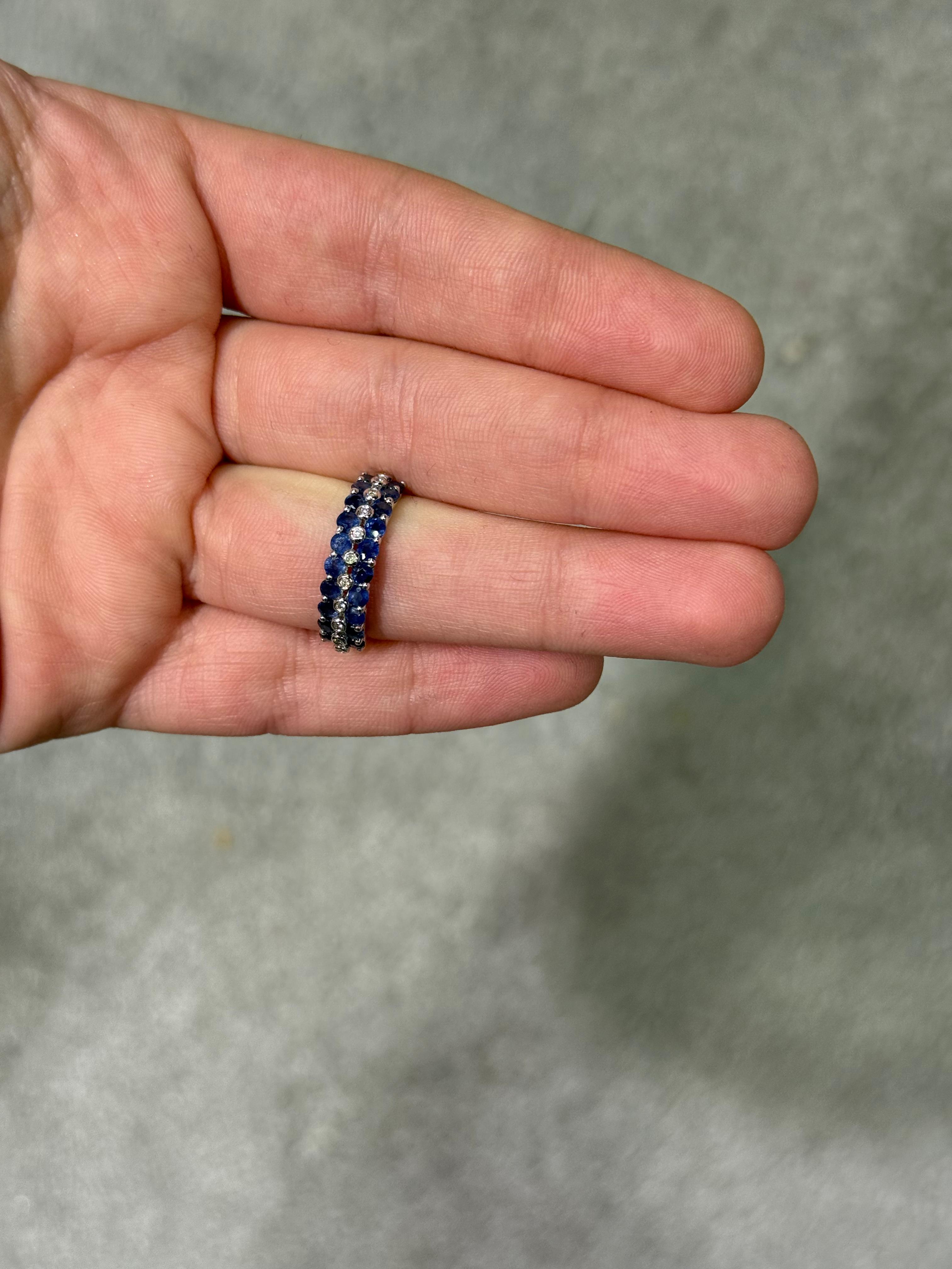 Anillo de Oro Blanco 14K con Diamante y Zafiro