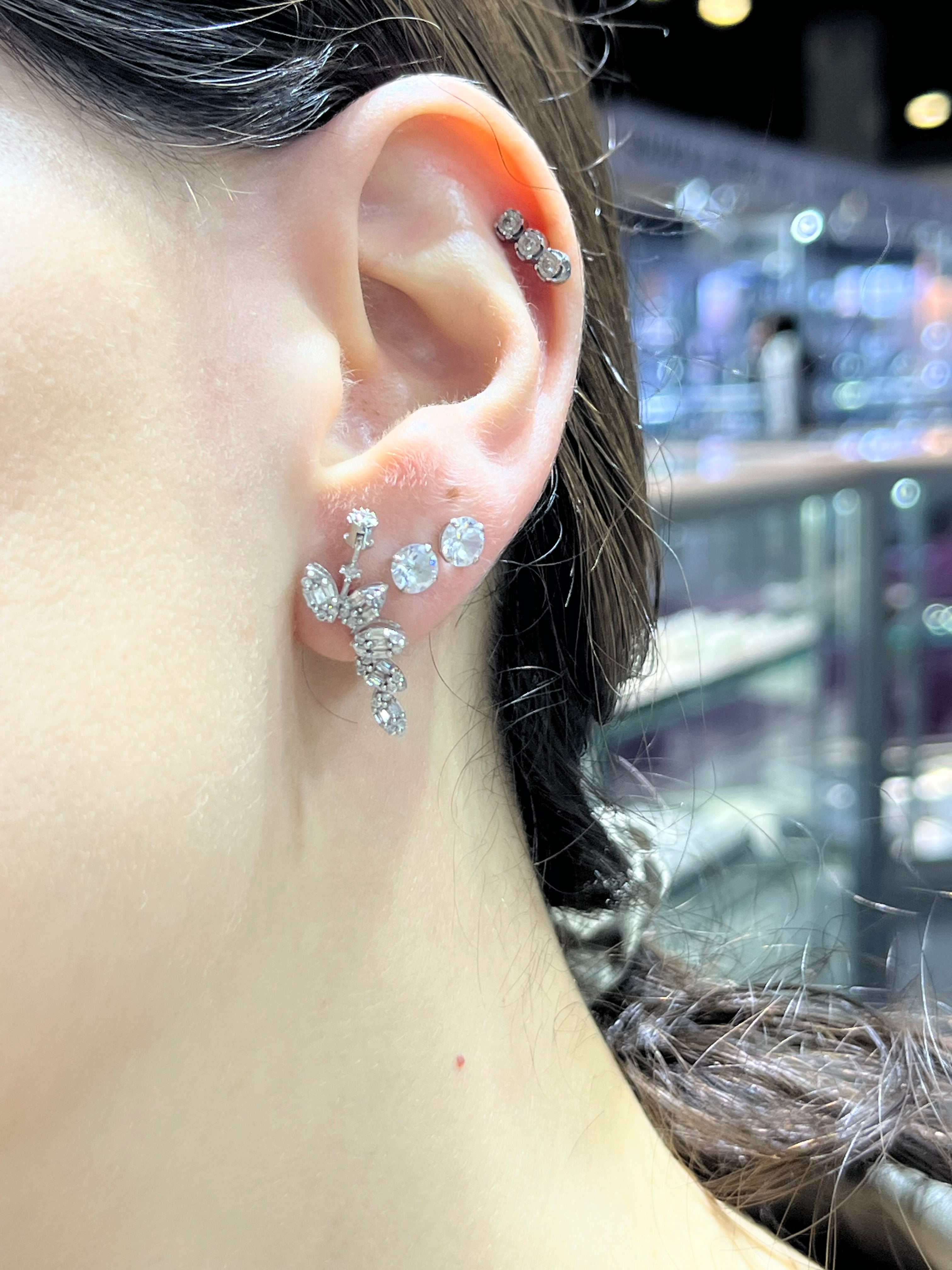 Aretes de  14K con Diamante