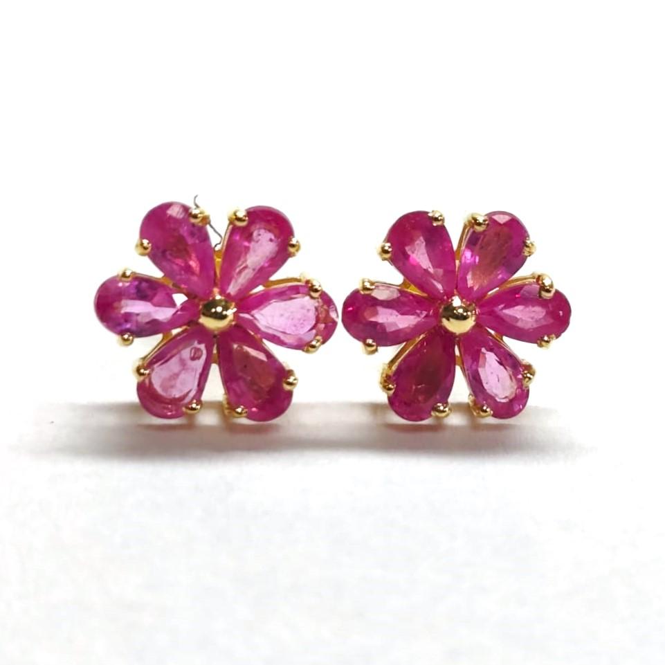 Aretes En Oro Amarillo De 14K Con Zafiro Rosa 2.9 Ct