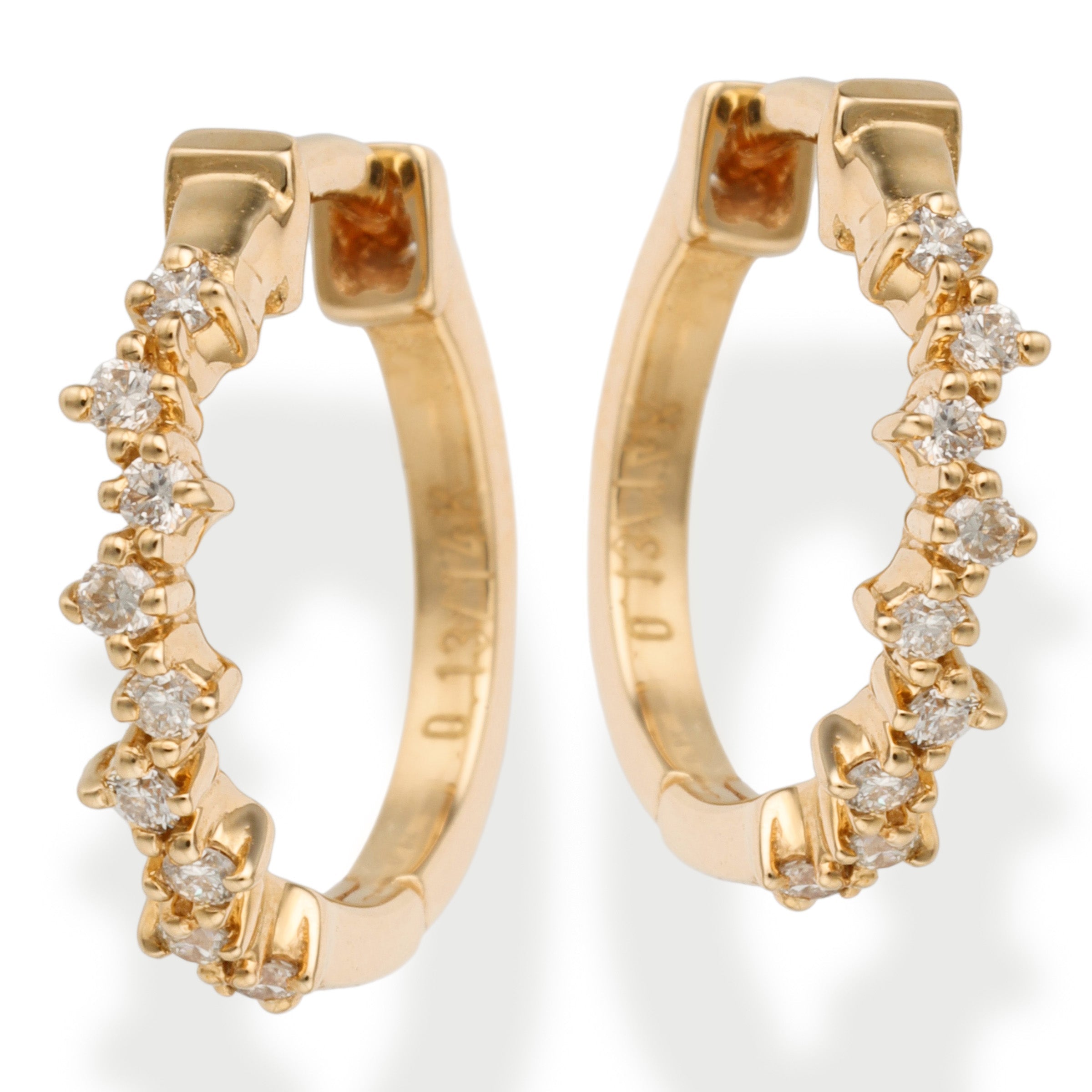 14K. Pendientes Huggies De Diamantes 13 Mm  0.13 TCW.