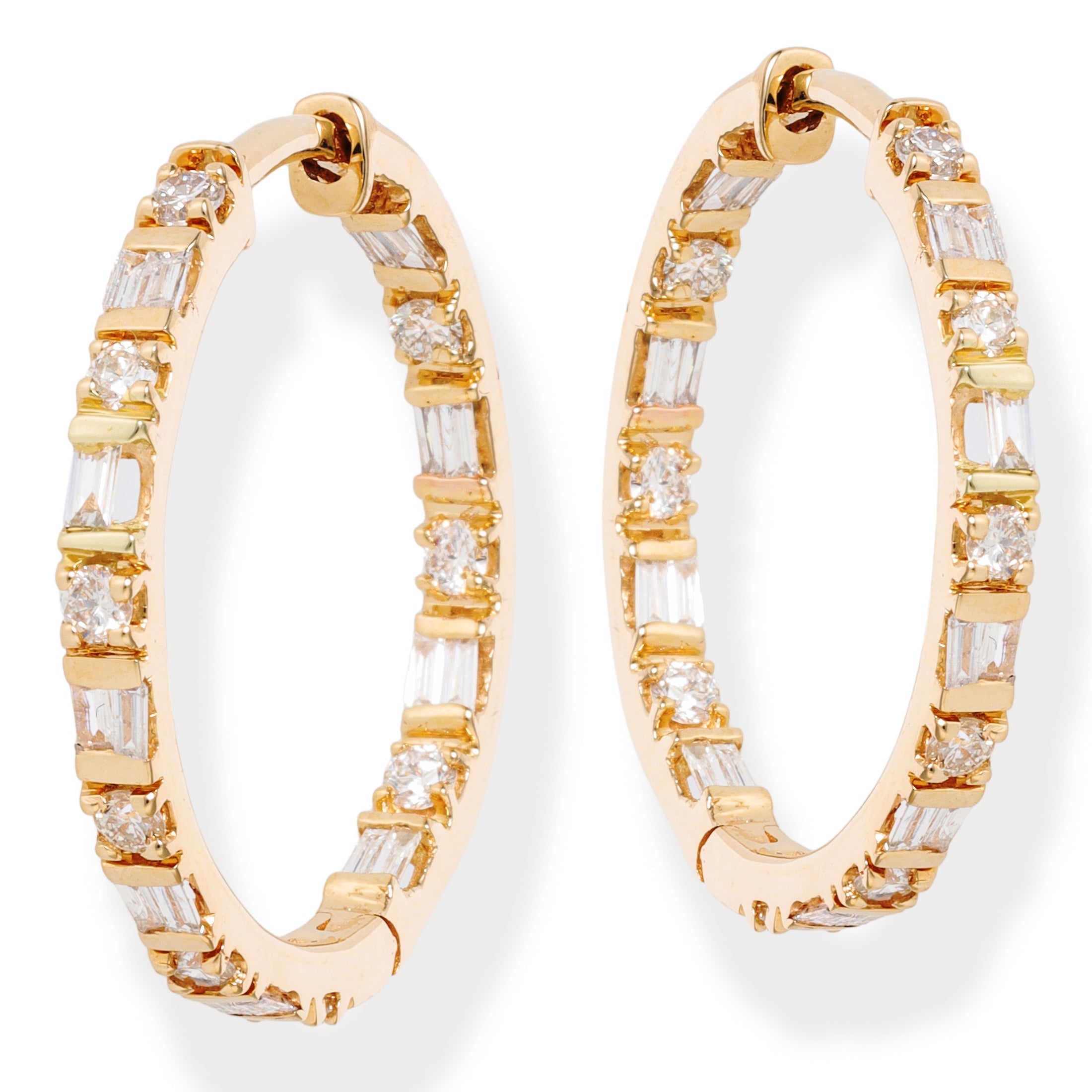 Aretes de Aro en Oro Amarillo de 14K Diamantes 0.88 TCW.