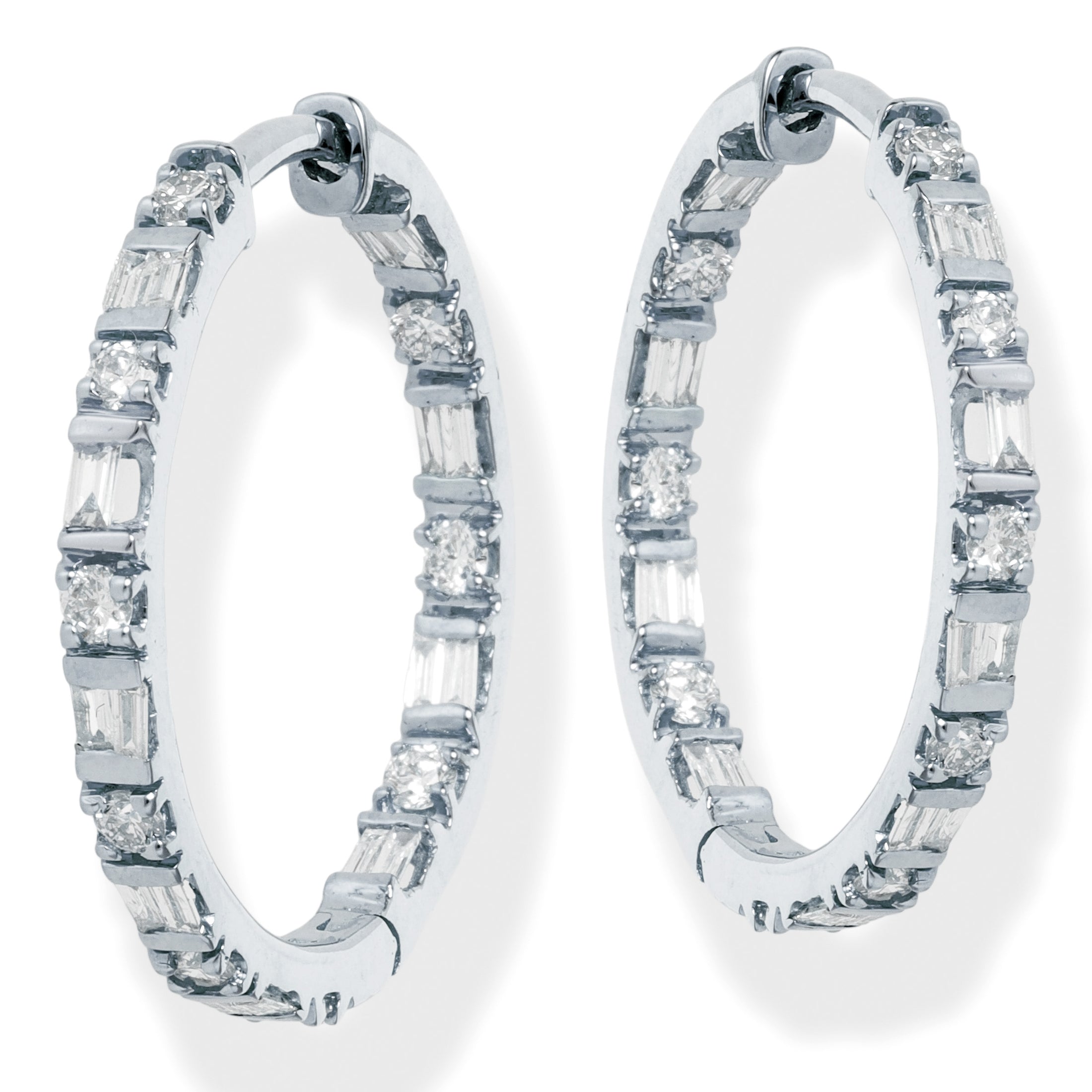 Aretes de Aro en Oro Blanco de 14K Diamantes 0.88 TCW.