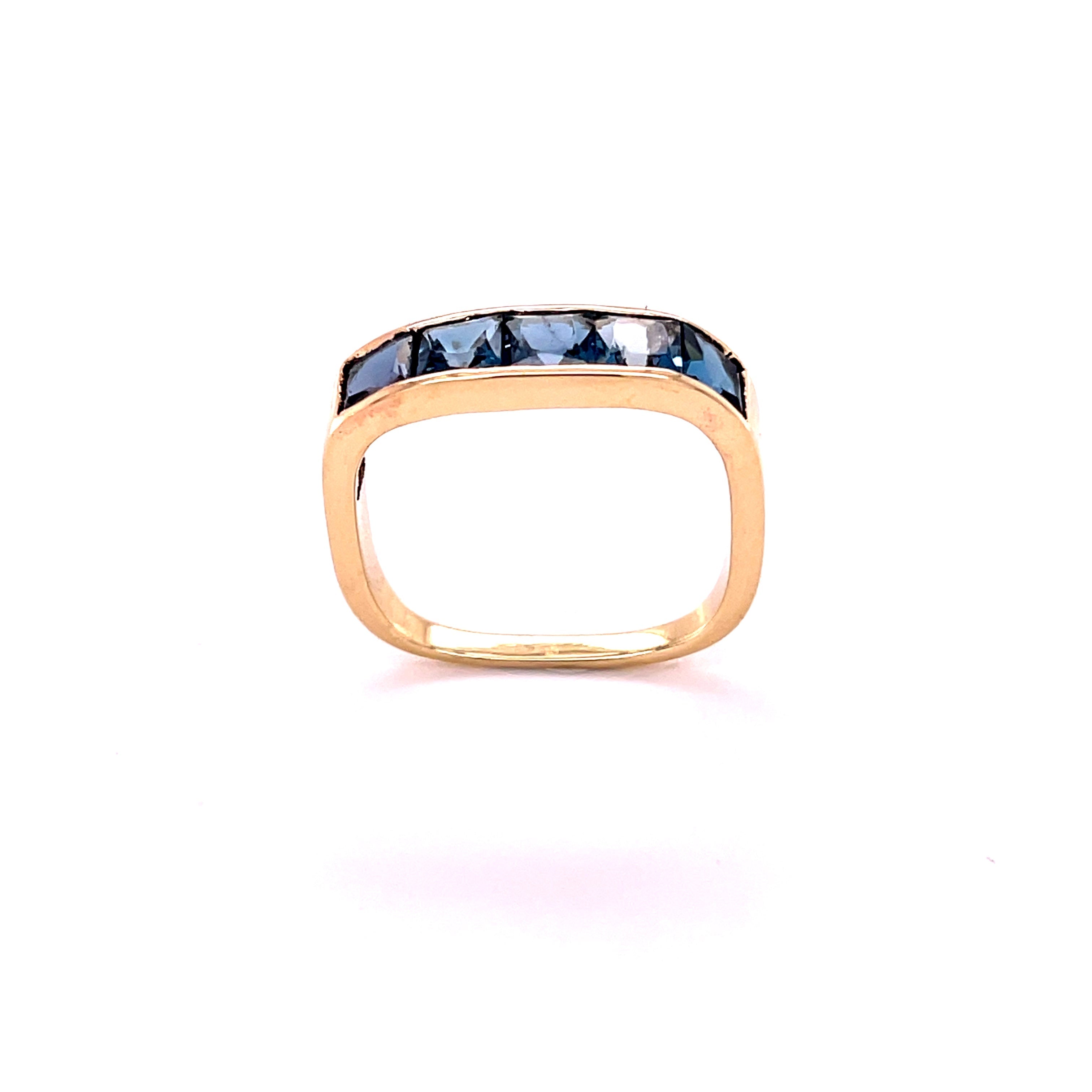 Anillo De Corte Princesa De Topacio Azul De Londres En Oro Amarillo De 14Kt 3.55 Ct.