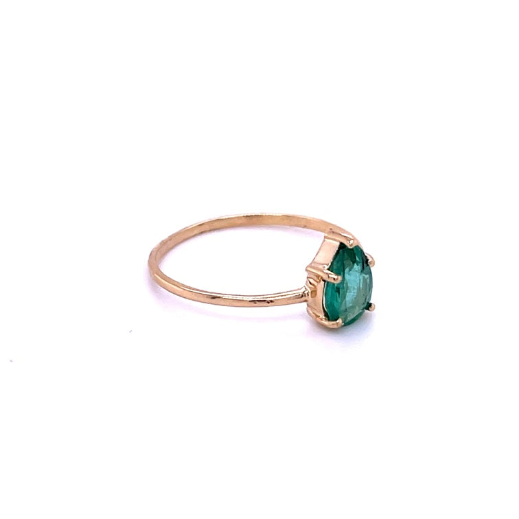 Anillo De Pera Esmeralda De Oro Amarillo De 14Kt 0.72 Ct.