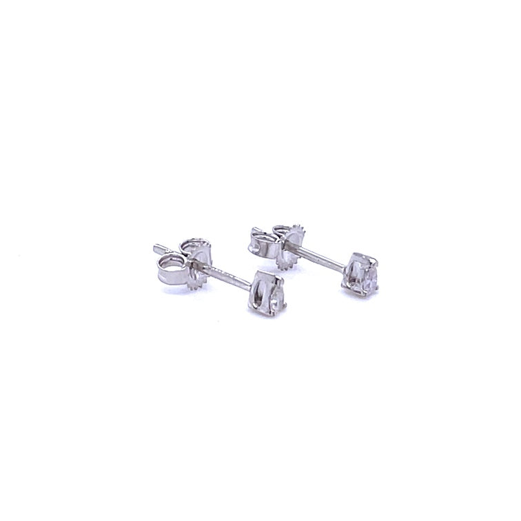 Pendiente Pera Con Diamantes En Oro Blanco De 14K.  0.08 TCW.