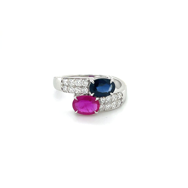 Anillo De Oro Blanco De 18 Quilates Con Zafiro Multicolor Y Diamantes 2.22 TCW.