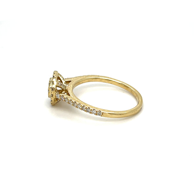 Anillo De Oro Amarillo Y Diamantes 0.56 Ct.