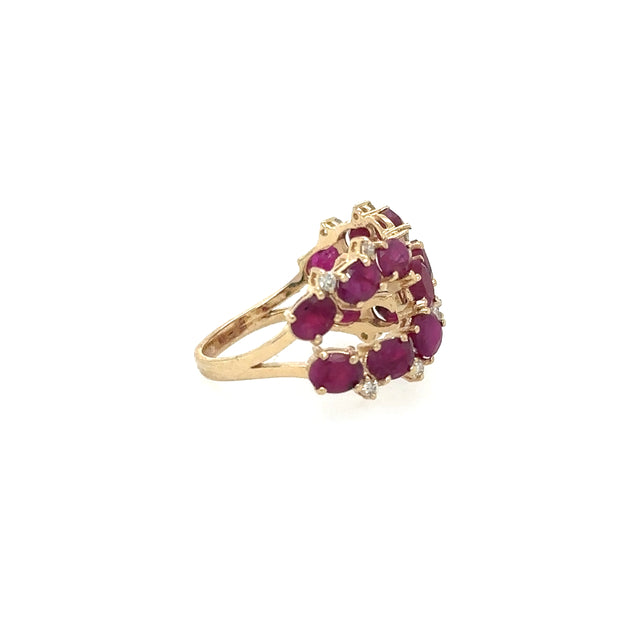 Anillo De Oro Amarillo De 14K Con Rubí Y Diamantes 3.25 TCW.