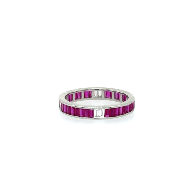Anillo De Oro Blanco De 14 K Con Rubí Baguette Y Diamantes 1.6 TCW.
