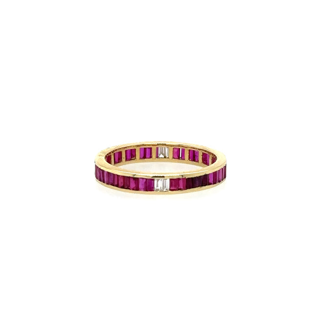 Anillo De Oro Amarillo De 14K Con Rubí Baguette Y Diamantes 1.79 TCW.
