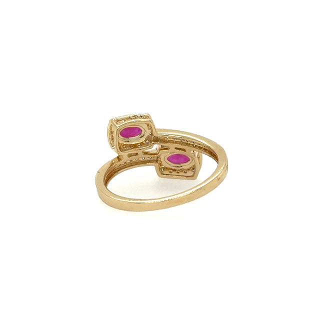 Anillo Rubí En Oro Amarillo De 14K Con Diamantes 0.79 TCW.